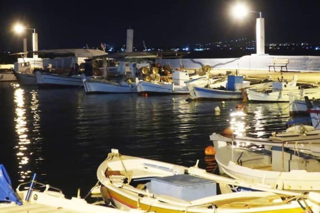 Πολυτελές Διαμέρισμα 2 Χαλκίδα-Παραλία Αυλίδος Paralia Avlidhos Esterno foto